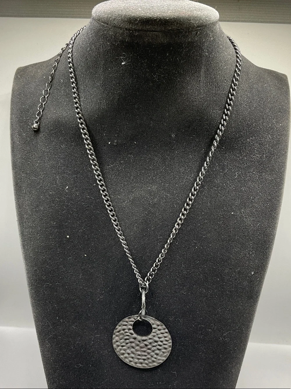 Black earring & necklace set